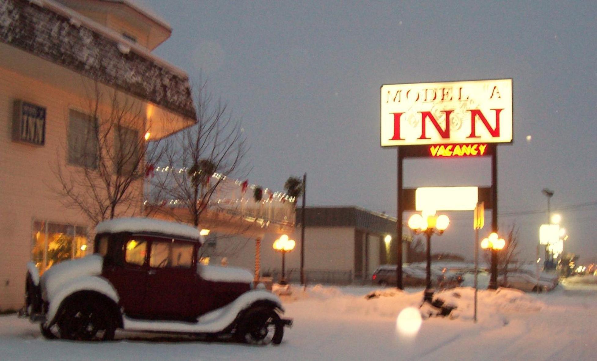 Model A Inn Cranbrook Dış mekan fotoğraf